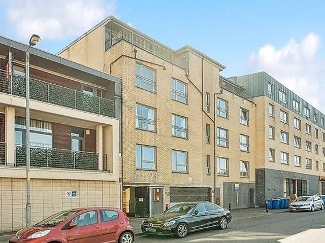 2 bedroom flat in Glasgow