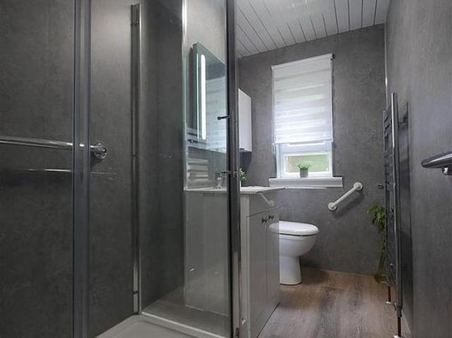 2 bedroom flat in Glasgow