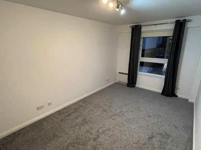 2 bedroom flat in Glasgow