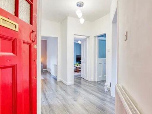 2 bedroom flat in Glasgow
