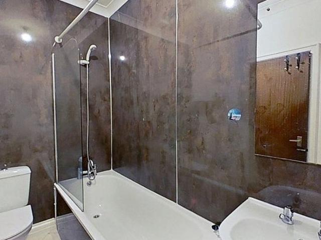 2 bedroom flat in Glasgow