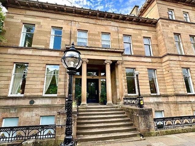 2 bedroom flat in Glasgow