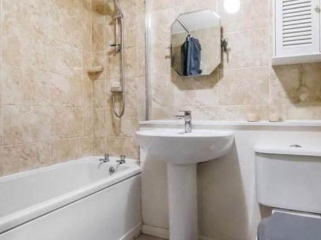 2 bedroom flat in Glasgow