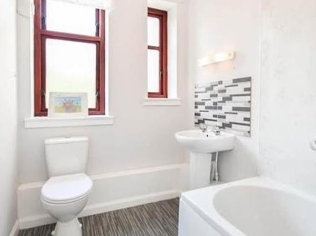 2 bedroom flat in Glasgow