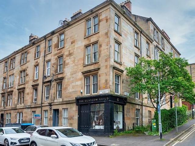 2 bedroom flat in Glasgow