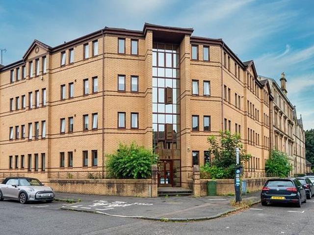 2 bedroom flat in Glasgow