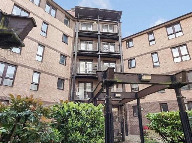 2 bedroom flat in Glasgow