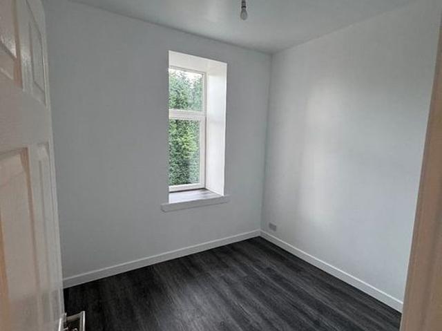 2 bedroom flat in Hamilton