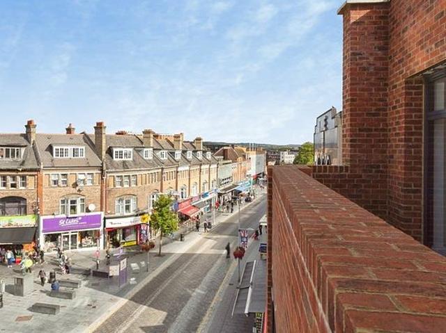 2 bedroom flat in Harrow