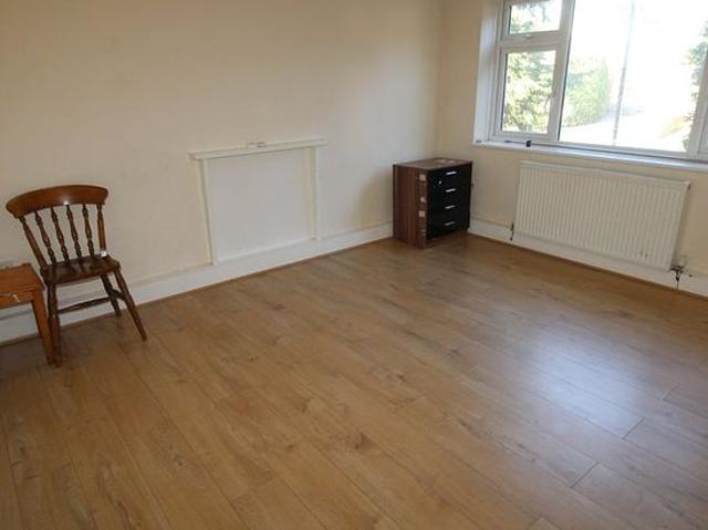 2 bedroom flat in Harrow
