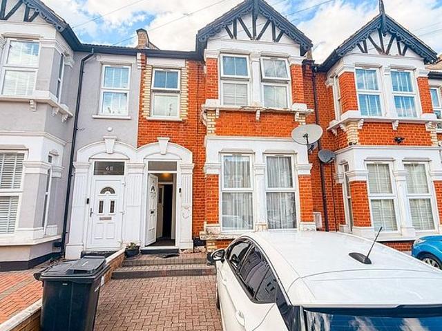 2 bedroom flat in Ilford