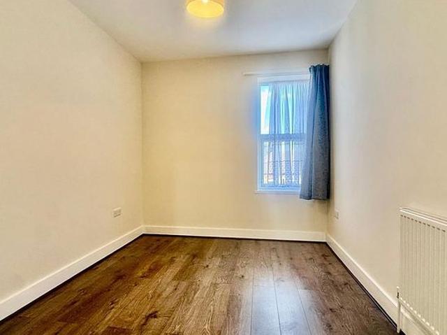 2 bedroom flat in Ilford