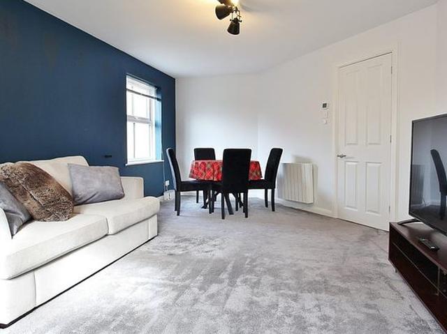 2 bedroom flat in Isleworth