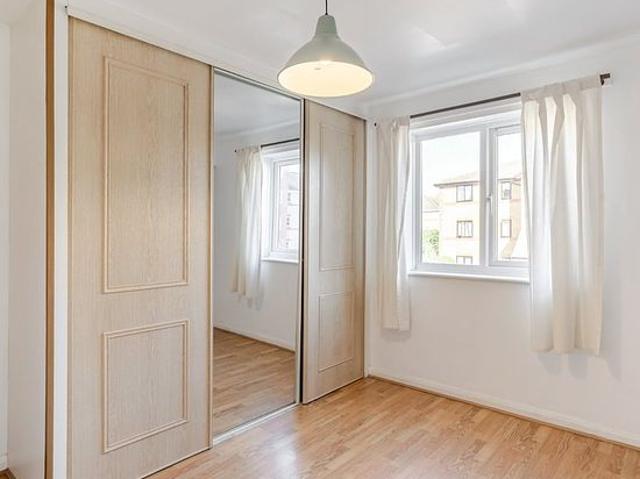 2 bedroom flat in Kingston Upon Thames