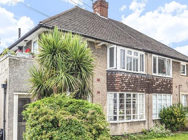 2 bedroom flat in Kingston Upon Thames