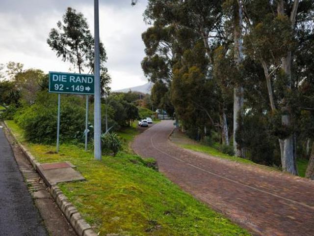 2 Bedroom Flat in La Colline
