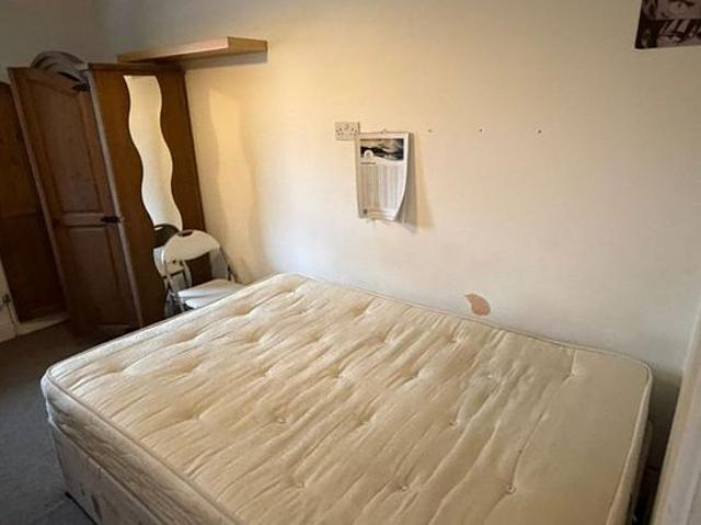 2 bedroom flat in Leeds