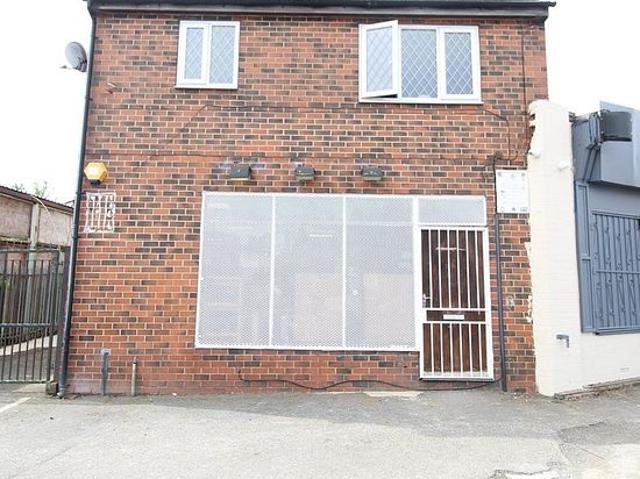 2 bedroom flat in Leeds