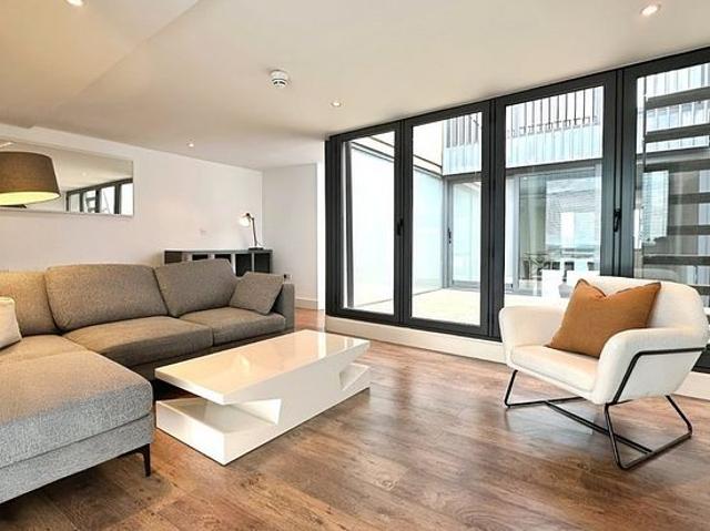 2 bedroom flat in Leeds