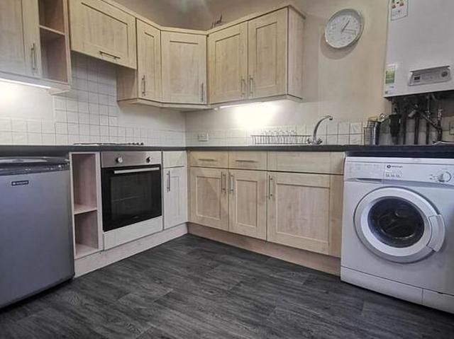 2 bedroom flat in Leeds