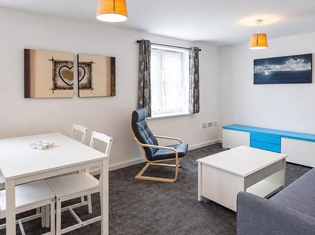 2 bedroom flat in Leeds