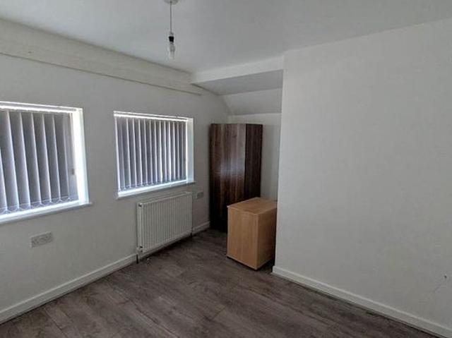 2 bedroom flat in Leeds