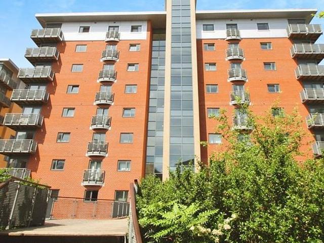 2 bedroom flat in Leeds