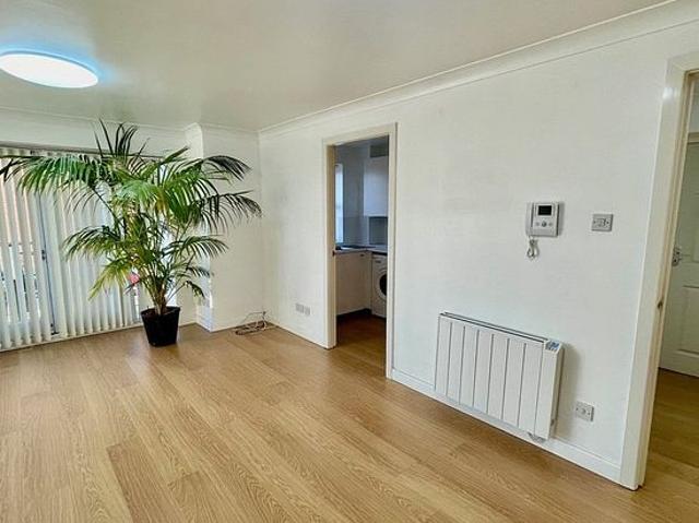 2 bedroom flat in Leeds