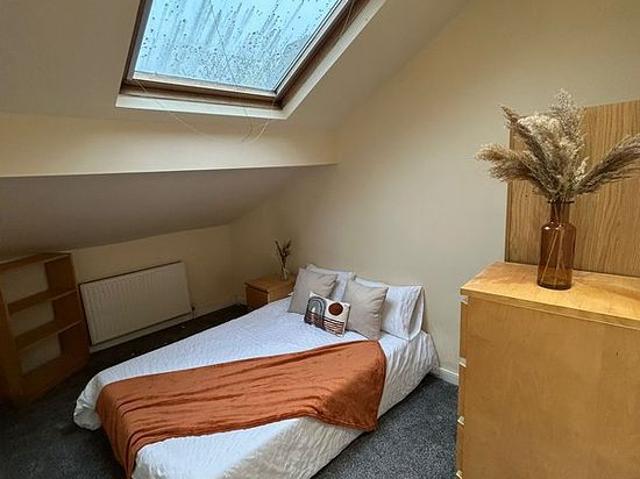 2 bedroom flat in Leeds