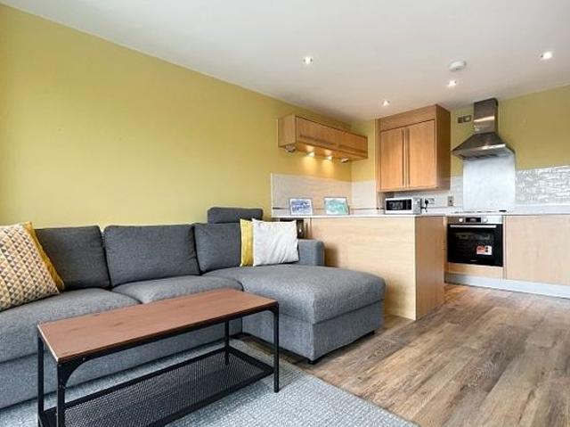 2 bedroom flat in Leeds