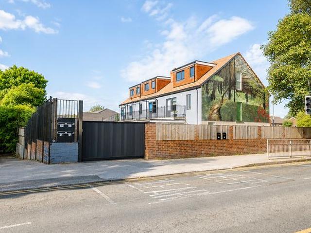 2 bedroom flat in Leeds