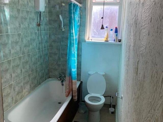 2 bedroom flat in Leeds
