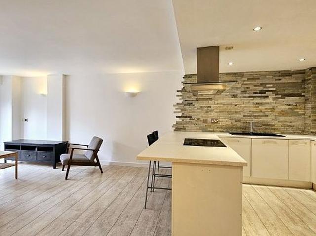 2 bedroom flat in Leeds