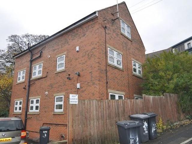 2 bedroom flat in Leeds