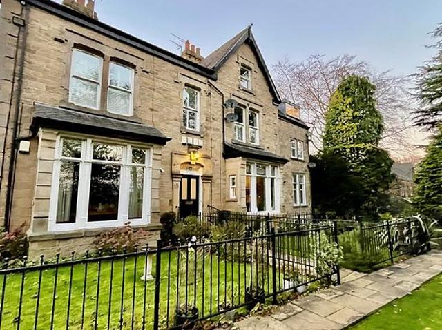 2 bedroom flat in Leeds