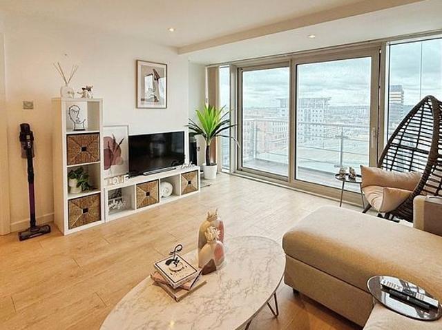 2 bedroom flat in Leeds