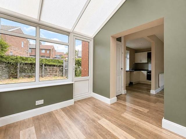 2 bedroom flat in Leeds