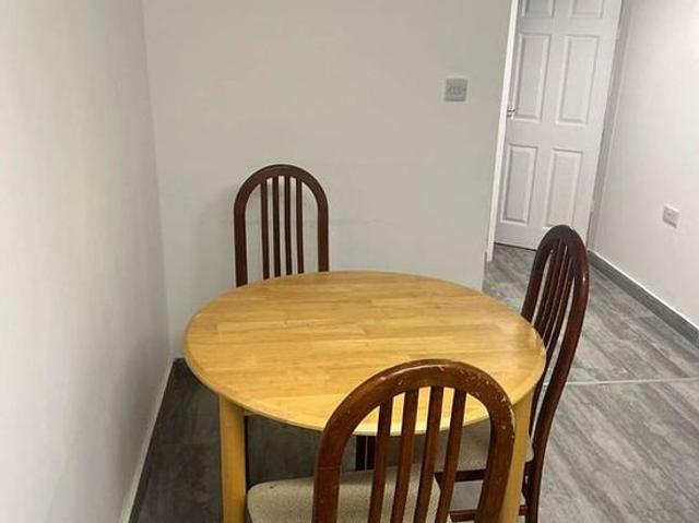 2 bedroom flat in Leeds