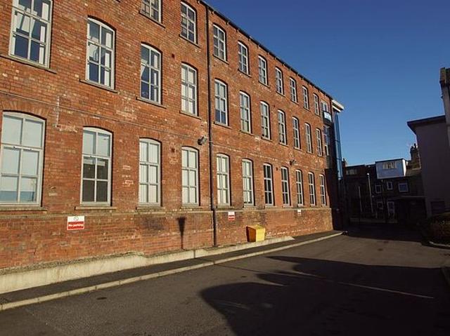 2 bedroom flat in Leeds