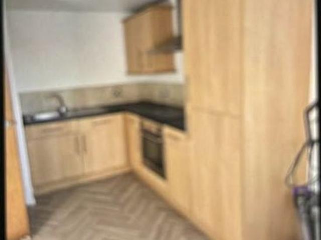 2 bedroom flat in Leeds