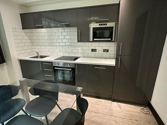 2 bedroom flat in Liverpool