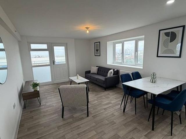 2 bedroom flat in Liverpool