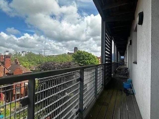 2 bedroom flat in Liverpool