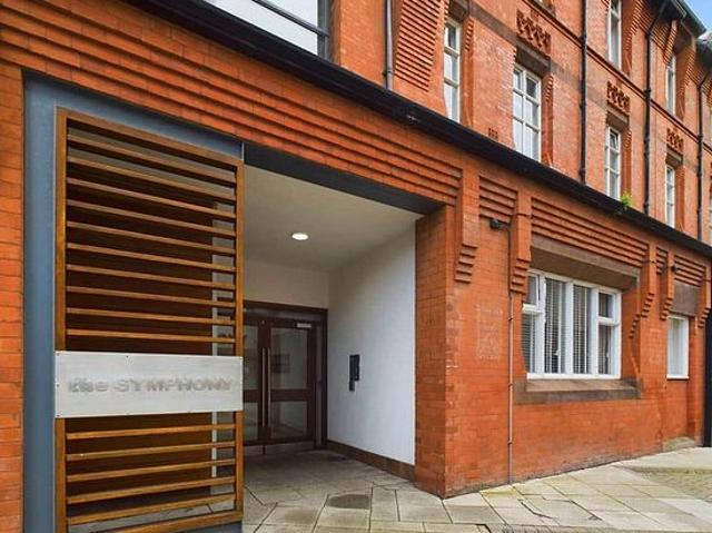 2 bedroom flat in Liverpool