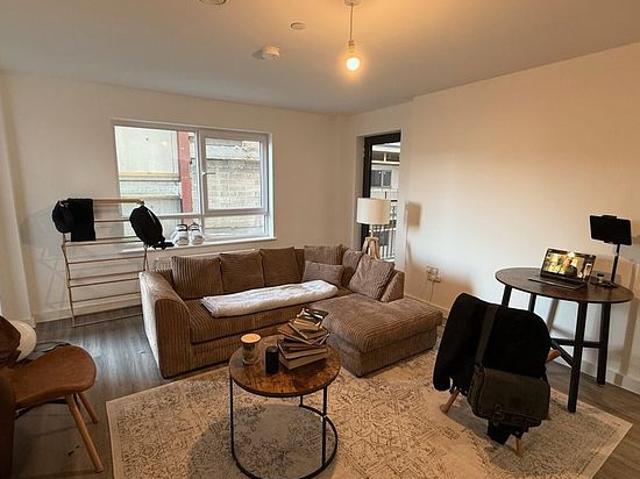 2 bedroom flat in Liverpool