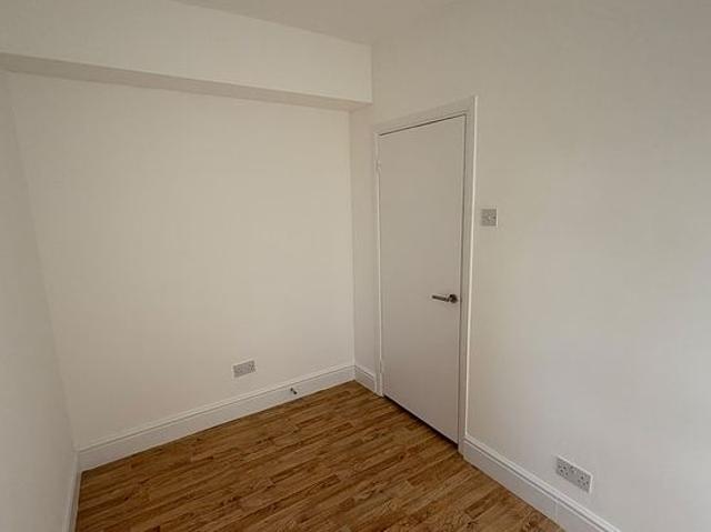 2 bedroom flat in London