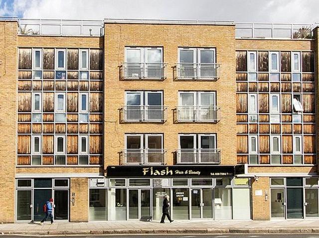 2 bedroom flat in London