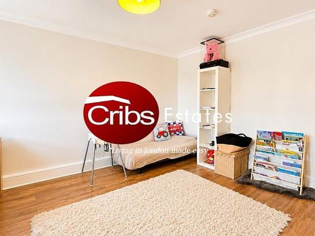 2 bedroom flat in London