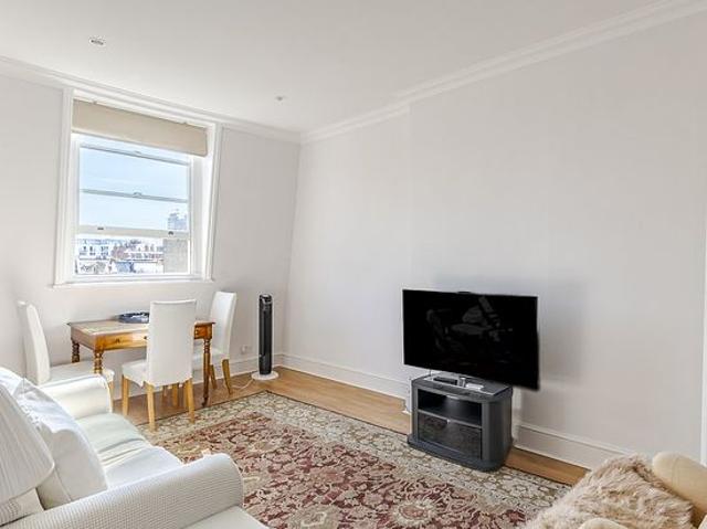 2 bedroom flat in London