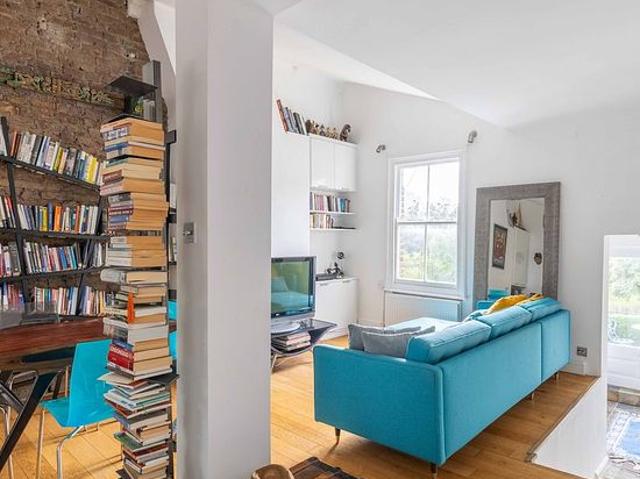 2 bedroom flat in London